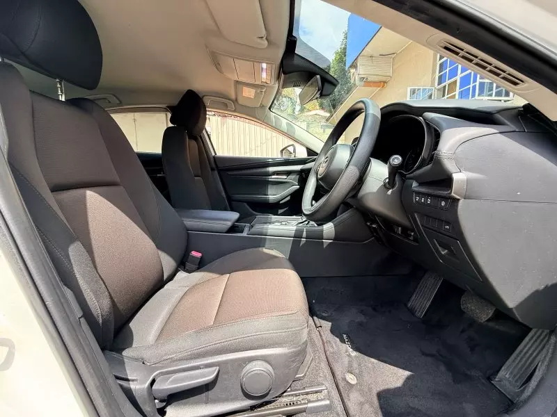 Mazda 3   - 2020