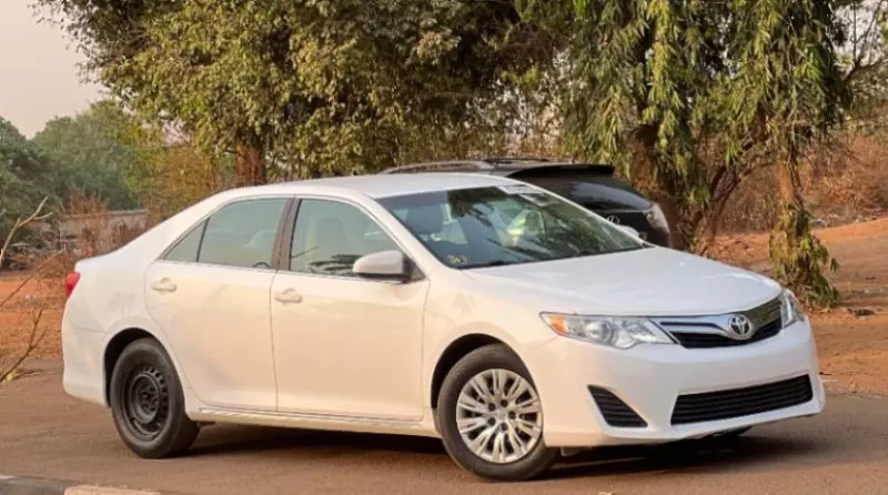 Toyota Camry   - 2013