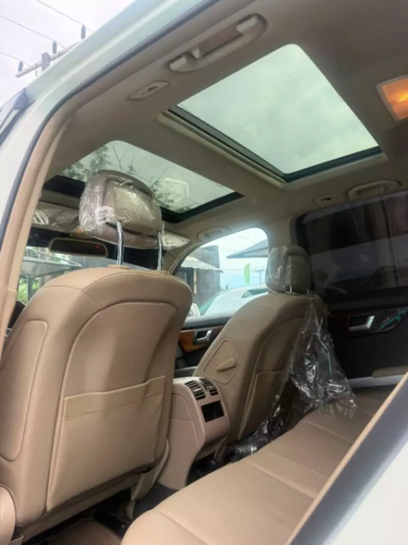 Mercedes-Benz GLK 350   - 2012