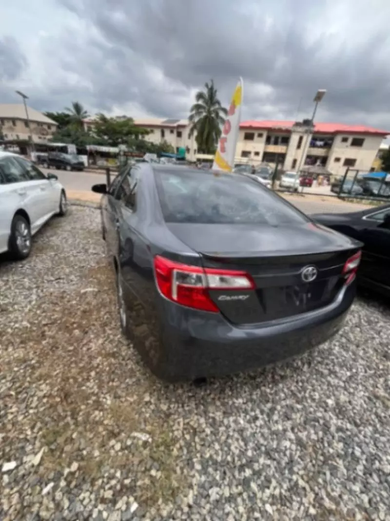 TOYOTA Camry   - 2012