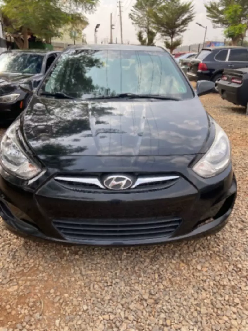 Hyundai Accent   - 2013
