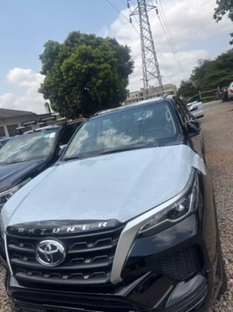 Toyota Fortuner   - 2025