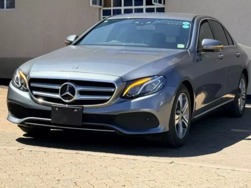 Mercedes-Benz E200   - 2018