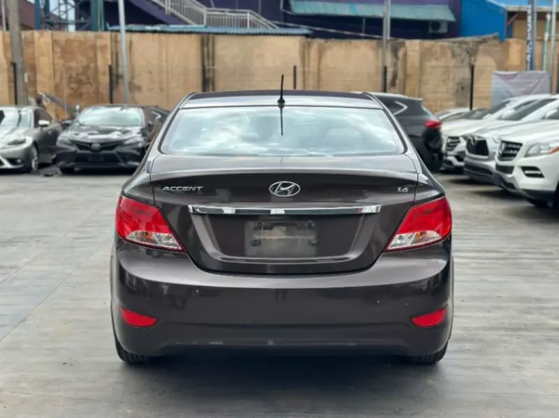 Hyundai Accent RB   - 2013