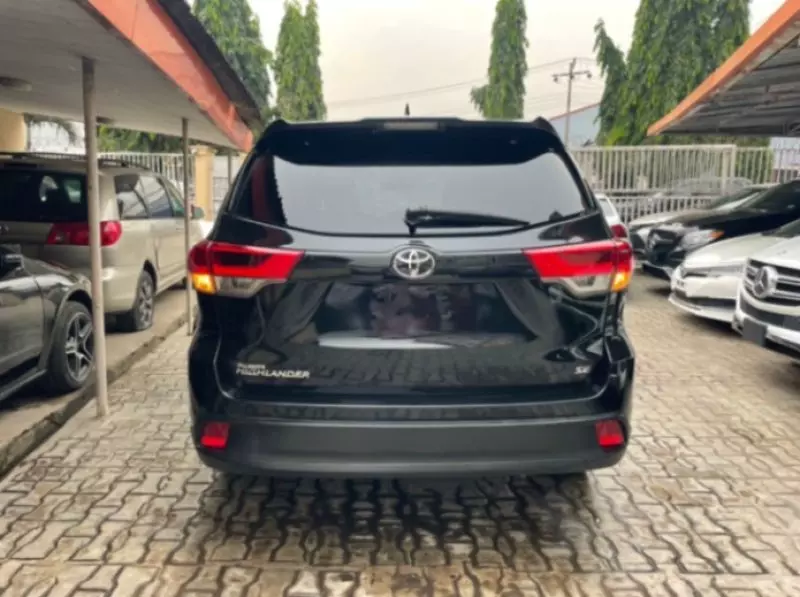 Toyota Highlander   - 2018