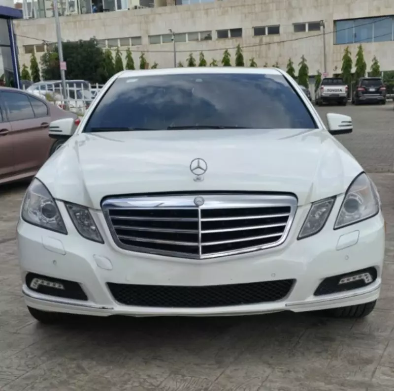 Mercedes-Benz E350   - 2010