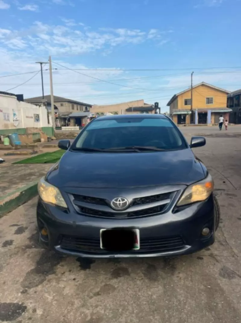 Toyota Corolla   - 2012