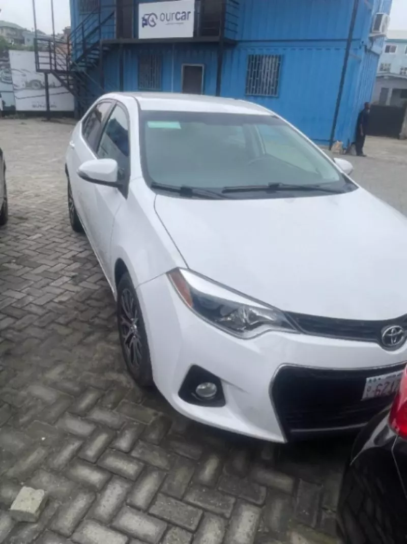 TOYOTA Corolla   - 2015