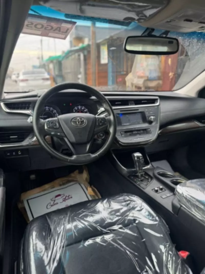 Toyota Avalon   - 2013