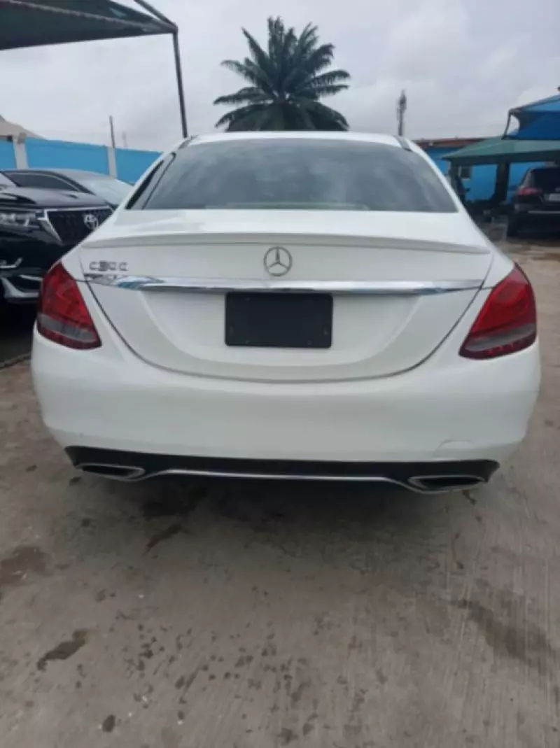 Mercedes-Benz C 300   - 2015