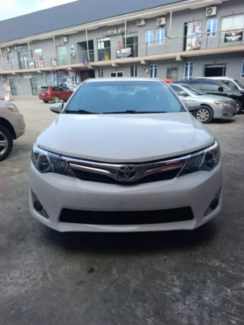 Toyota Camry   - 2014