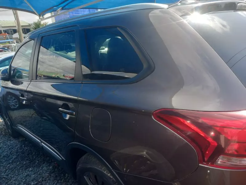 Mitsubishi OUTLANDER   - 2016