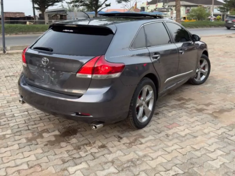 Toyota Venza   - 2011