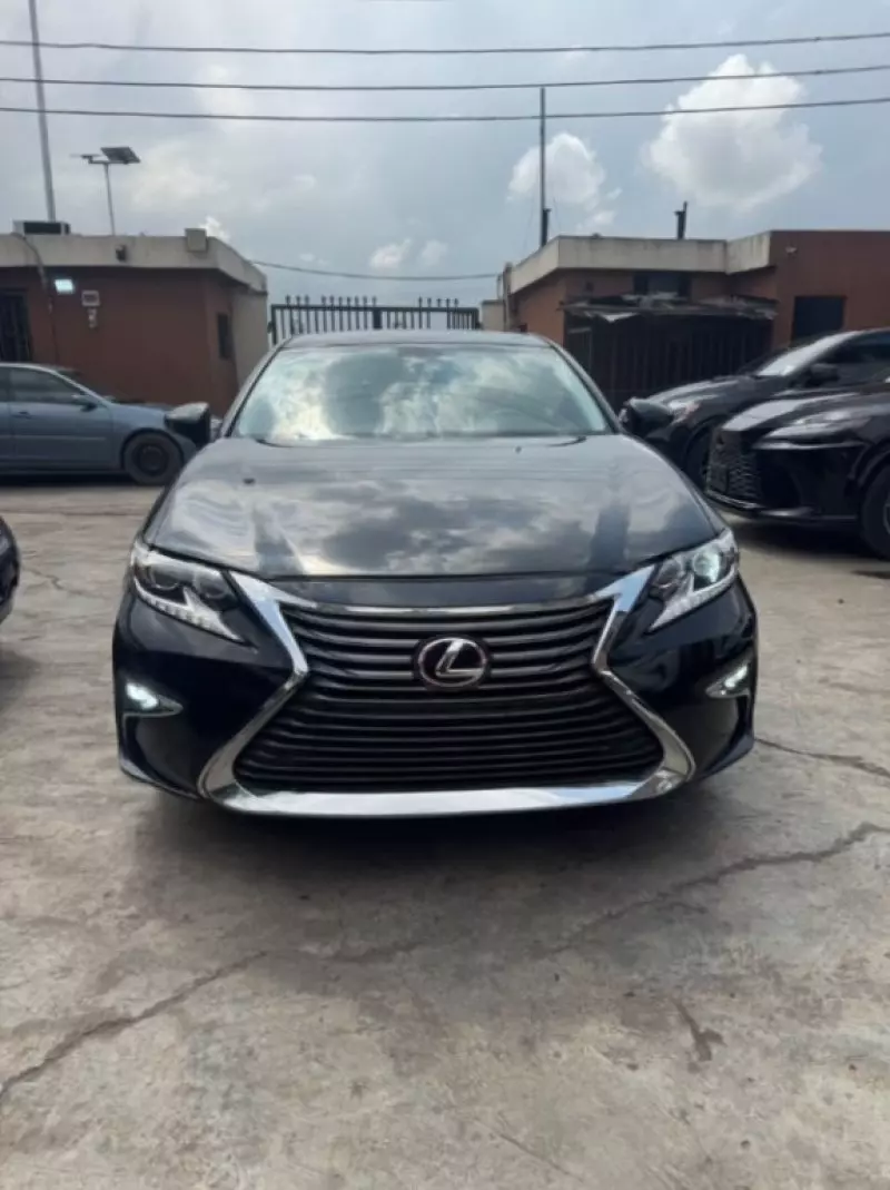 Lexus ES - 2013