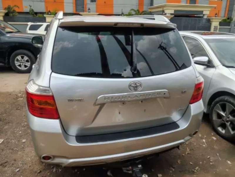 Toyota Highlander   - 2008