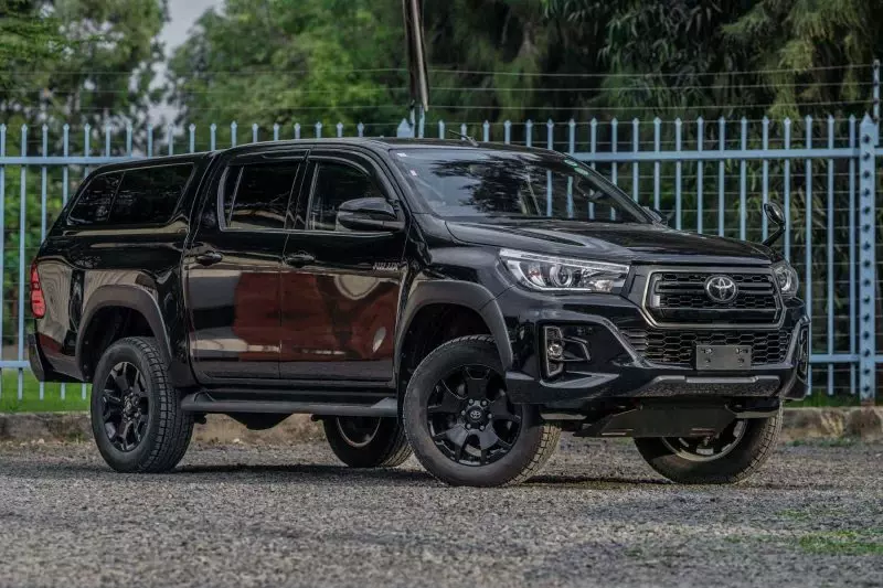 TOYOTA Hilux   - 2019