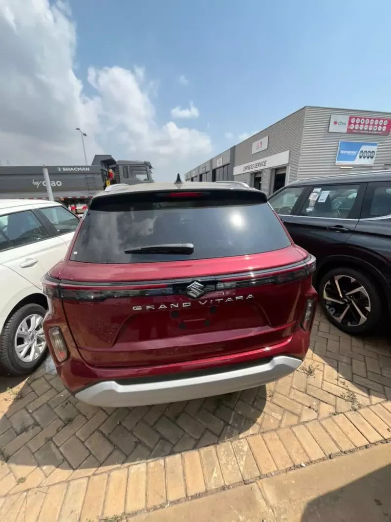SUZUKI Grand Vitara   - 2025