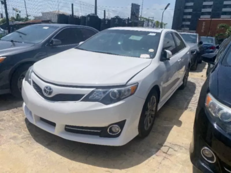 Toyota Camry - 2013