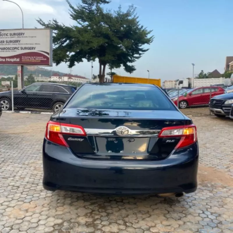 TOYOTA Camry - 2012