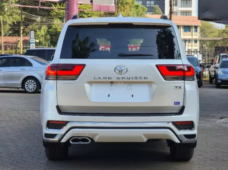Toyota Landcruiser ZX   - 2023