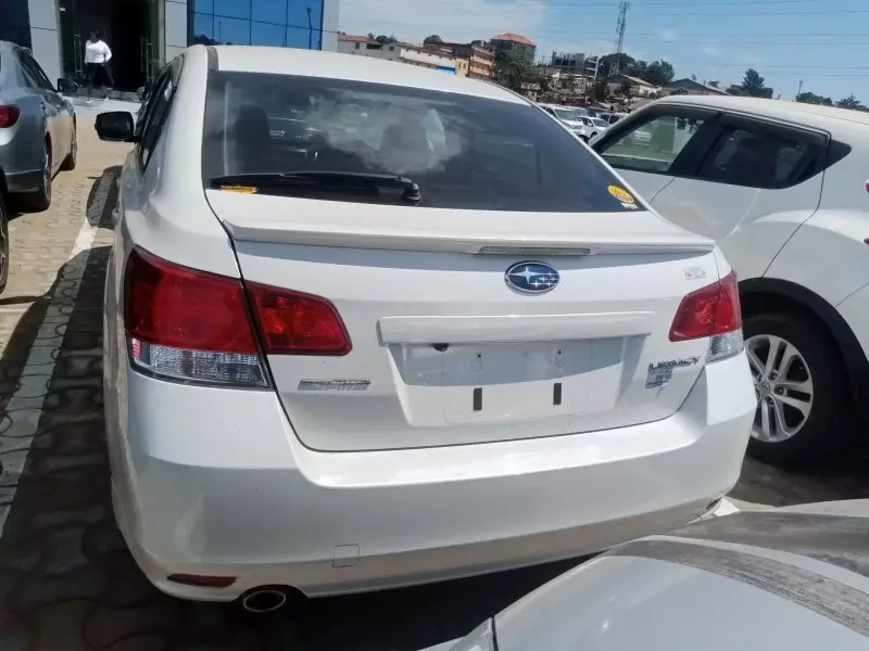 Subaru Legacy   - 2012