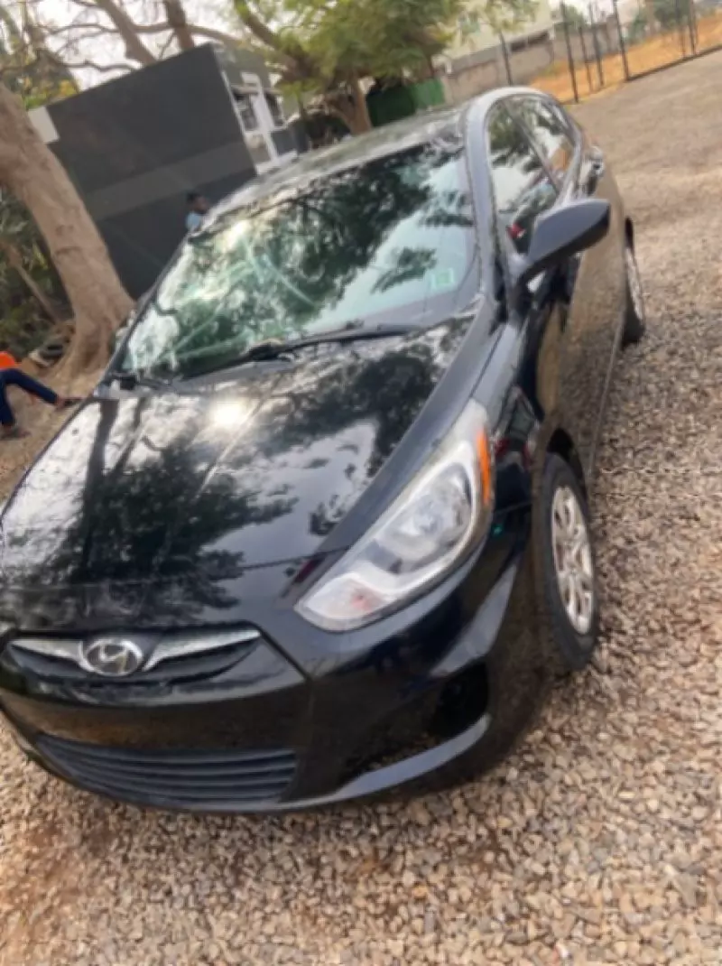 Hyundai Accent   - 2013