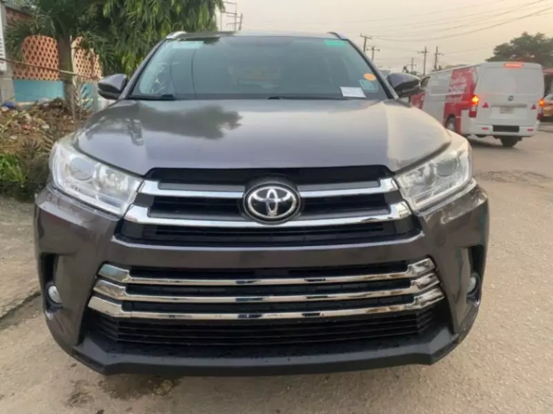 Toyota Highlander   - 2015