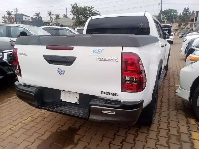 Toyota Hilux   - 2017