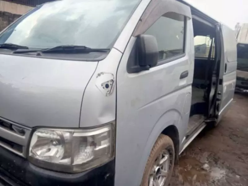 Toyota Hiace   - 2013