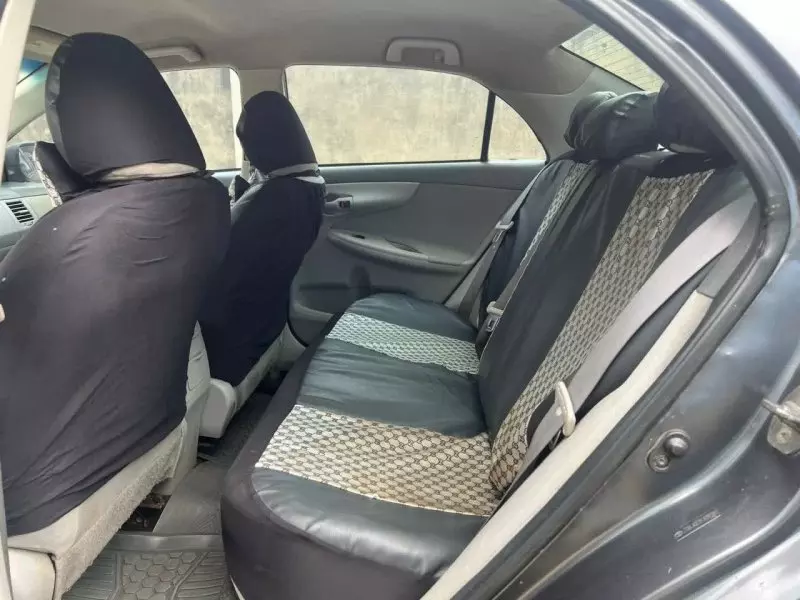 Toyota Corolla   - 2009