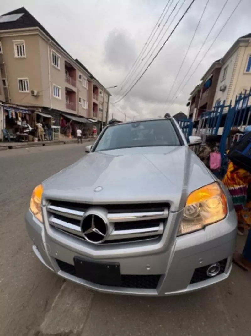 Mercedes-Benz GLK 350   - 2010
