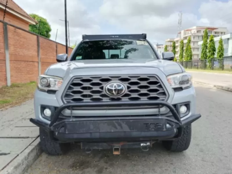 Toyota Tacoma   - 2018