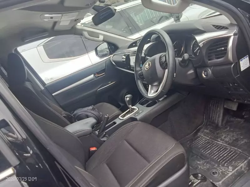 TOYOTA Hilux   - 2020
