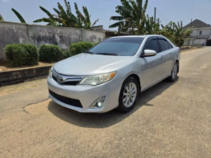 Toyota Camry   - 2012
