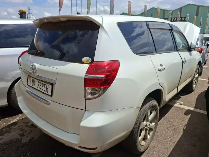 Toyota Vanguard    - 2012