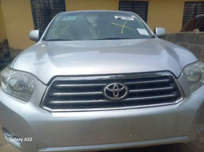 Toyota Highlander   - 2010
