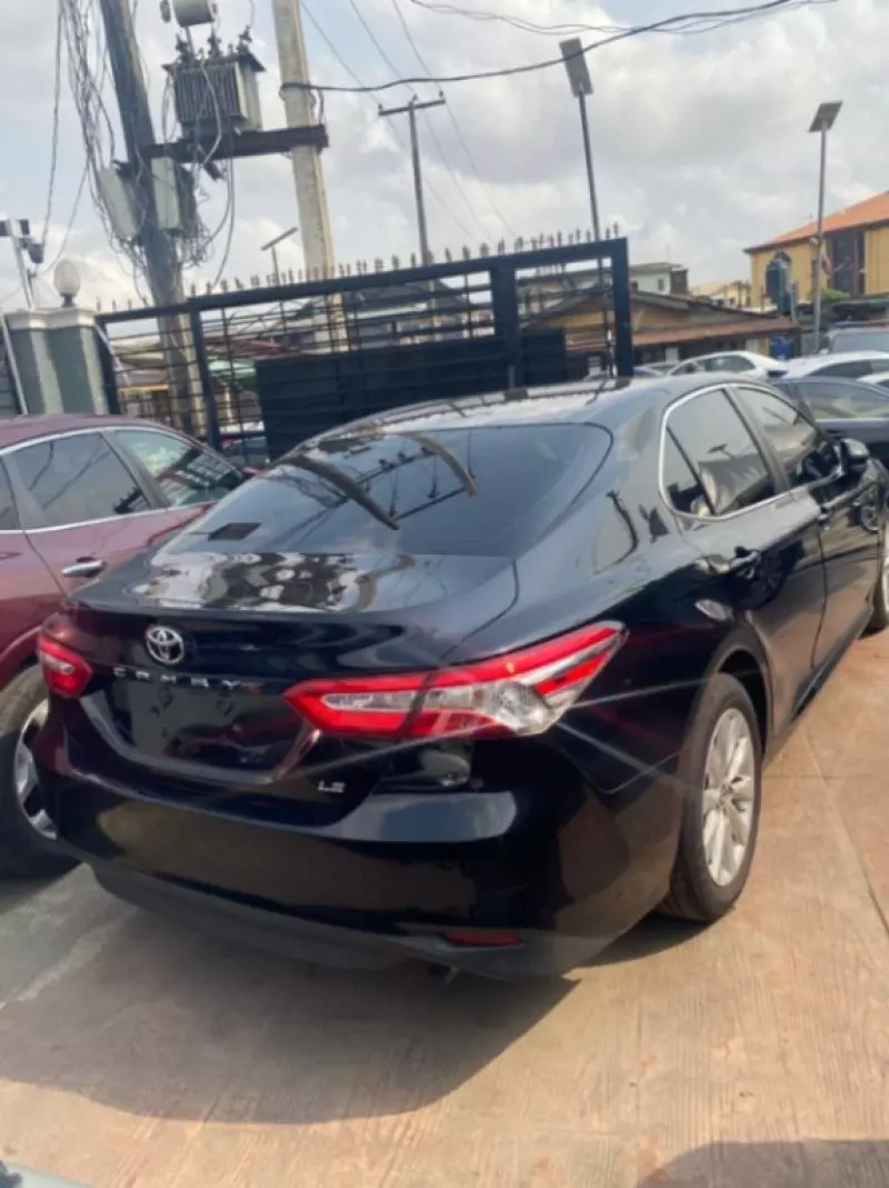 TOYOTA Camry   - 2018