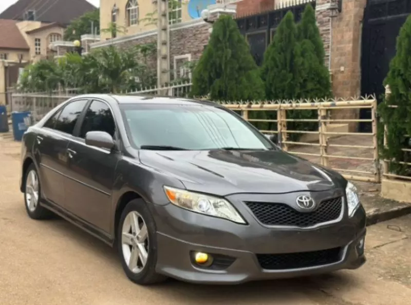 Toyota Camry - 2011