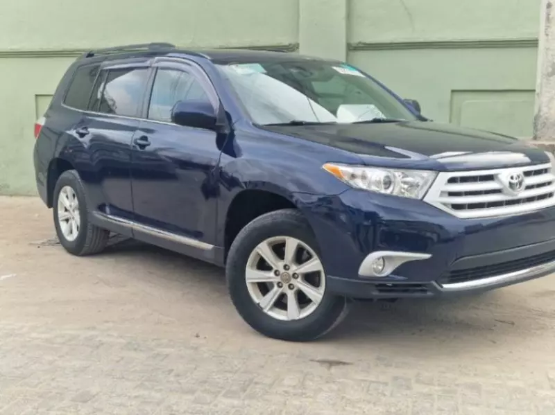 Toyota Highlander   - 2013