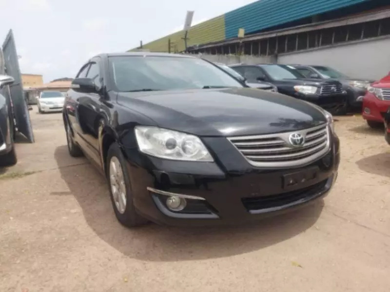 Toyota Camry   - 2009