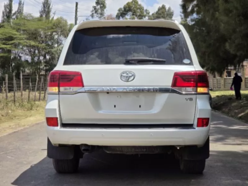 Toyota Landcruiser   - 2020