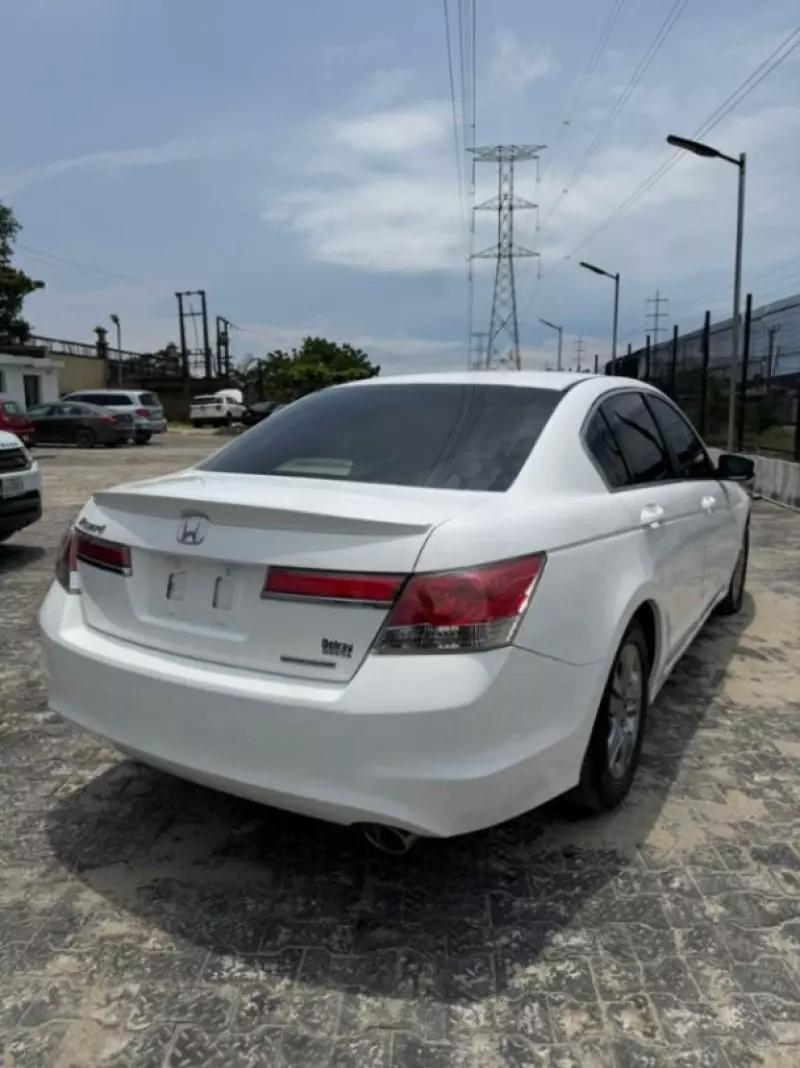 Honda Accord   - 2012