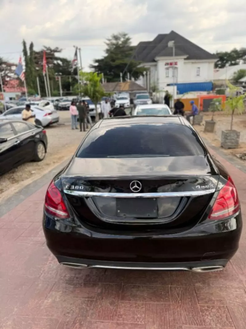 Mercedes-Benz C 300   - 2015