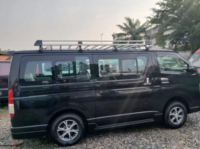 Toyota Hiace   - 2017