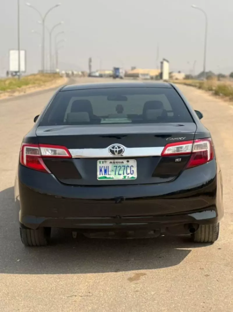 Toyota Camry   - 2012