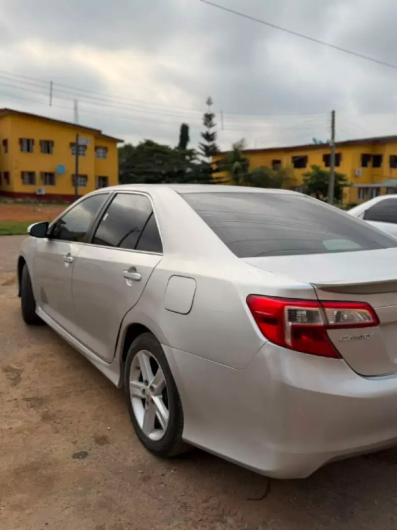 TOYOTA Camry   - 2012