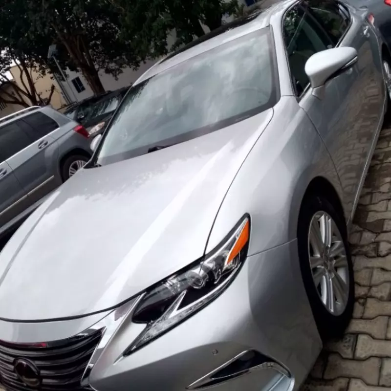Lexus ES   - 2014