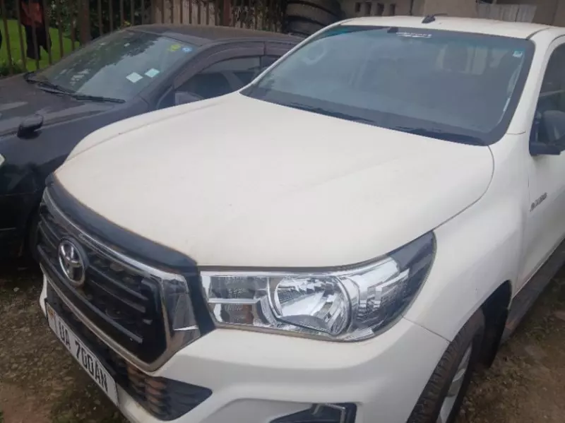 Toyota Hilux   - 2012