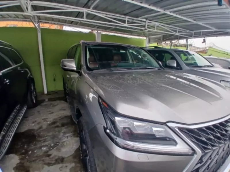 Lexus LX 570   - 2017