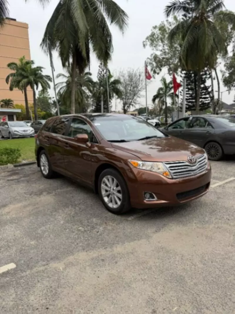 Toyota Venza   - 2011